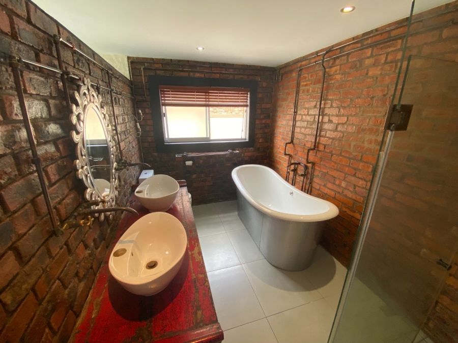 3 Bedroom Property for Sale in Reebok Western Cape